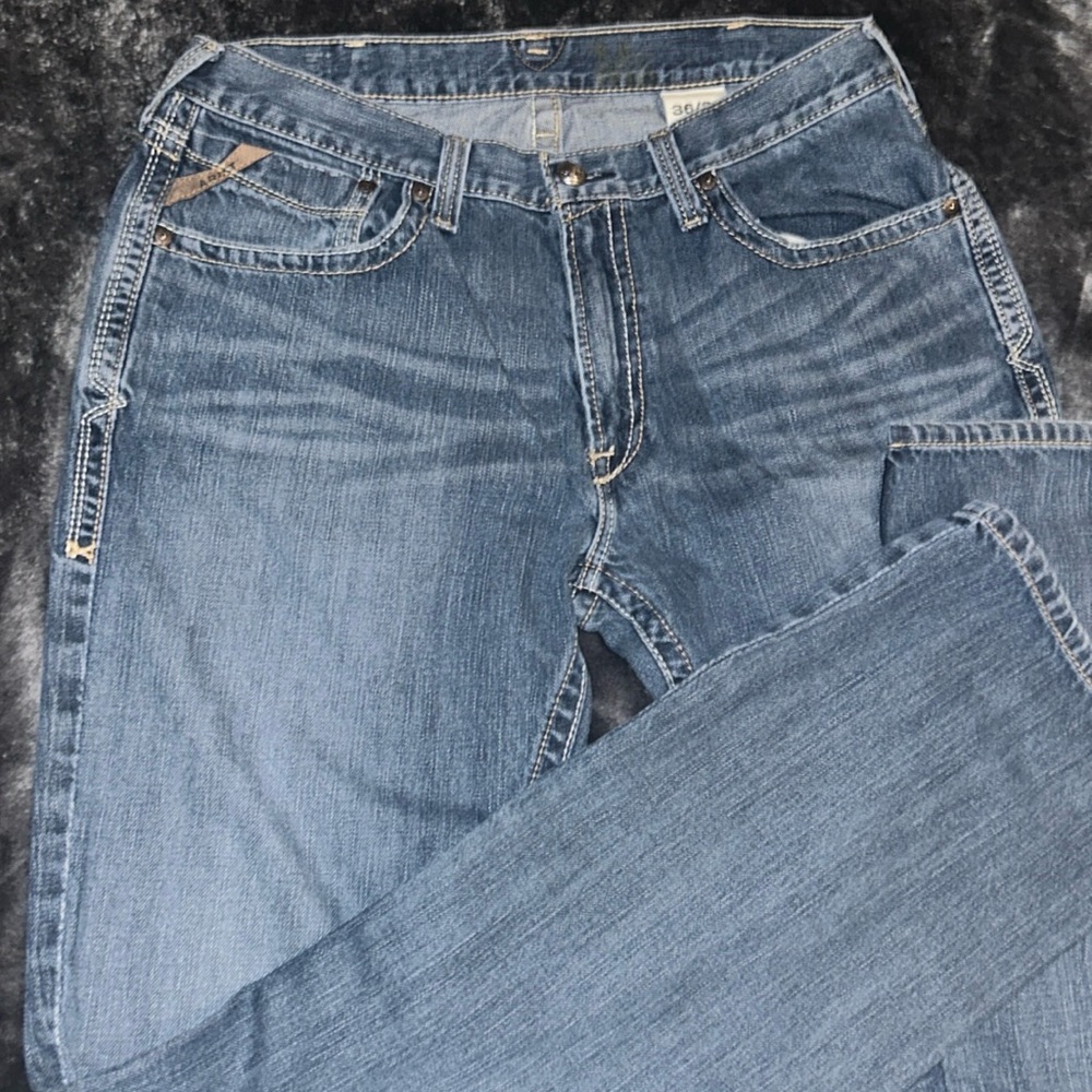 Men’s Ariat Relaxed Fit Jeans 36X38

No holes or rips